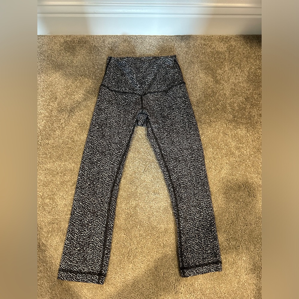 LULULEMON leggings size 4